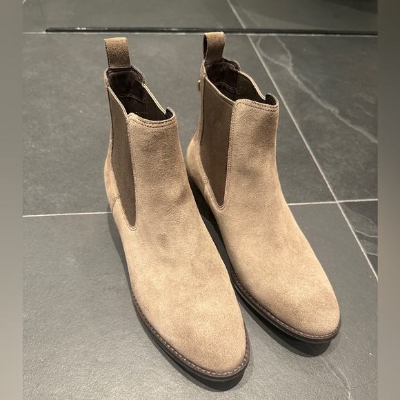 Cole Haan waterproof Chelsea boots tan/beige size 9 - Picture 3 of 9